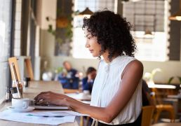 Quais os elementos obrigatórios a constar nas faturas em 2026?